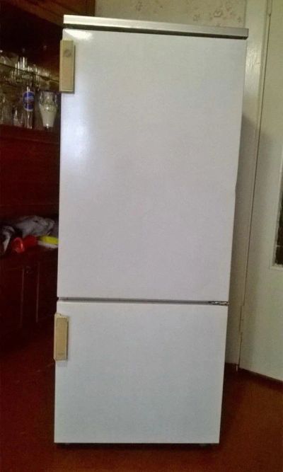 Лот: 10350351. Фото: 1. Холодильник Бирюса (б/у). Холодильники, морозильные камеры