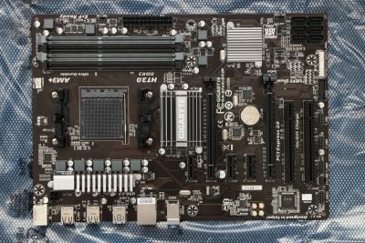 Лот: 19699182. Фото: 1. Материнская плата AM3+ Gigabyte... Материнские платы