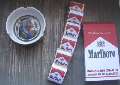 Лот: 9013021. Фото: 1. Кто бросает курить. Шокобокс Marlboro... Шоколад, конфеты