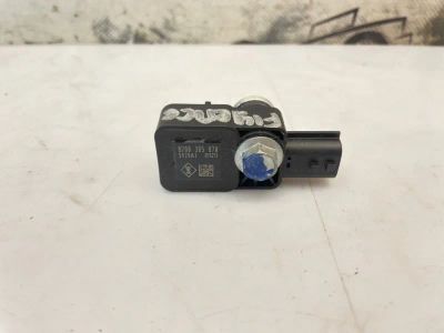 Лот: 25169756. Фото: 1. датчик airbag Renault Fluence... Двигатель и элементы двигателя