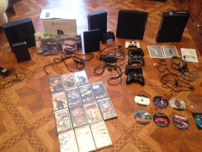 Лот: 7990457. Фото: 1. Коллекция консолей (PS3, 2 PS2... Игровые приставки, консоли