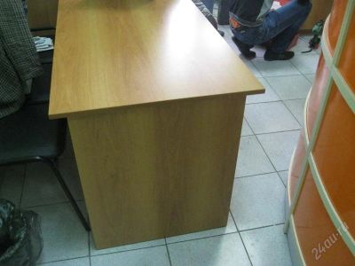 Лот: 1311733. Фото: 1. Стол письменный для офиса. Другое (офисная мебель и домашние кабинеты)