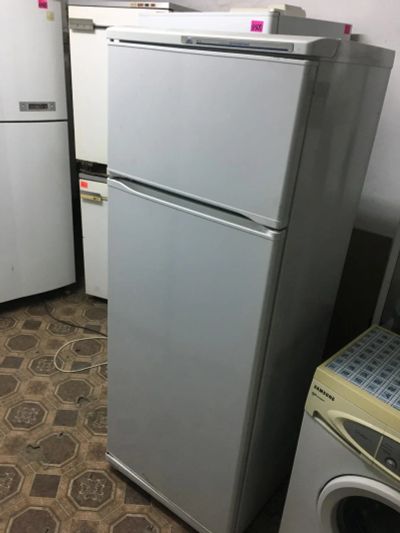 Лот: 10508810. Фото: 1. Б/у холодильник атлант на гарантии... Холодильники, морозильные камеры