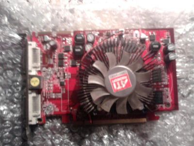 Лот: 724090. Фото: 1. Radeon HD 2600 XT 256mb ddr3. Видеокарты