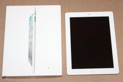 Лот: 6322914. Фото: 1. iPad 2 (белый) 16gb. Другое (смартфоны, связь, навигация)