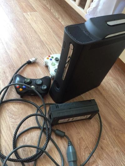 Лот: 9933271. Фото: 1. Xbox 360 120gb прошитый. Игровые приставки, консоли