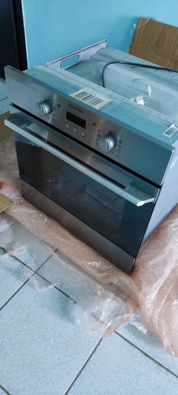 Лот: 25514709. Фото: 1. Духовка Electrolux. Плиты, духовые шкафы, варочные поверхности
