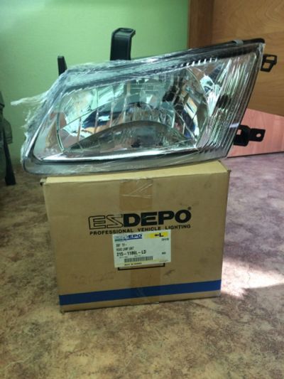 Лот: 2013241. Фото: 1. Фара Nissan Sunny N16 Almera N16... Оптика и освещение