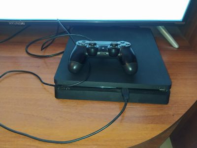 Лот: 19573830. Фото: 1. Playstation 4 slim 1 tb. Консоли