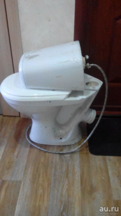 Лот: 9337205. Фото: 1. Унитаз с бочком б/у. Унитазы, биде