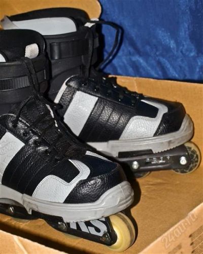 Лот: 981482. Фото: 1. агресивные ролики Rollerblade... Роликовые коньки, скейтборды, самокаты