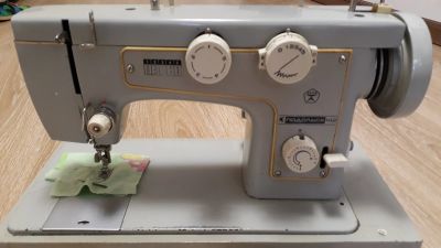 Лот: 12139264. Фото: 1. Швейная машинка "Подольск-142... Швейная, вязальная