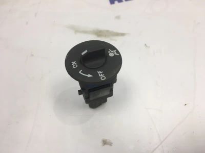 Лот: 21716719. Фото: 1. кнопка airbag Nissan Almera G15. Двигатель и элементы двигателя