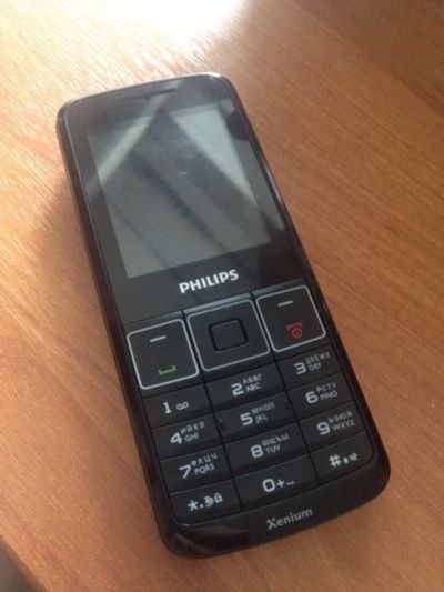 Лот: 4342064. Фото: 1. Philips Xenium x128. Кнопочные мобильные телефоны