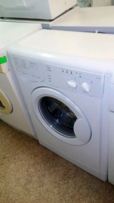 Лот: 5513137. Фото: 1. Стиральная машина Indesit WIUN... Стиральные машины