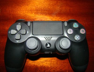 Лот: 11309443. Фото: 1. DualShock 4 v2 геймпад контроллер... Аксессуары для игровых приставок, консолей, геймпады