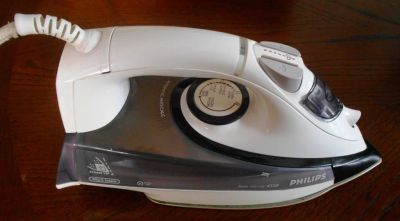 Лот: 8163801. Фото: 1. Утюг Philips Azur GC 4320, б/у. Утюги, парогенераторы, отпариватели