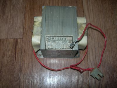 Лот: 19855435. Фото: 1. Трансформатор СВЧ R1S58B. Трансформаторы, катушки