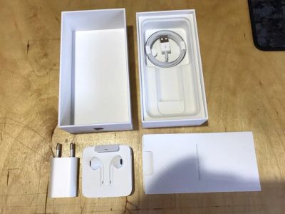 Лот: 9471276. Фото: 1. Комплект/коробка от iPhone 7 32gb. Дата-кабели, переходники