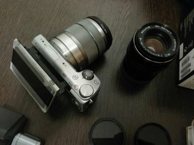 Лот: 8997562. Фото: 1. Sony NEX-5R + Sel 1855 + Гелиос... Цифровые беззеркальные со сменной оптикой
