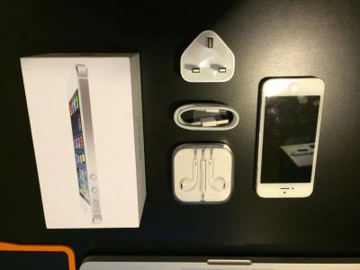 Лот: 4074980. Фото: 1. Apple iPhone 5 16 Гб белый. Смартфоны