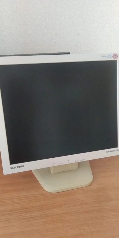 Лот: 24672043. Фото: 1. Монитор SyncMaster 710v. ЖК-мониторы