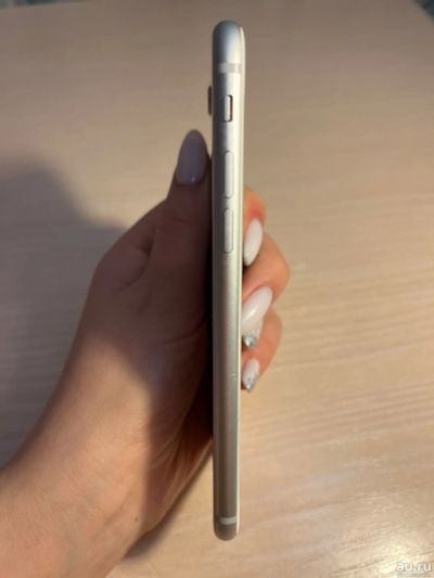 Лот: 18260099. Фото: 1. IPhone 8/64 белый. Смартфоны