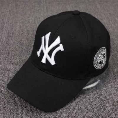 Лот: 11412790. Фото: 1. Бейсболка с логотипом NY черная. Головные уборы