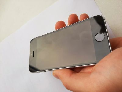 Лот: 14959459. Фото: 1. iPhone se32 gb. Смартфоны