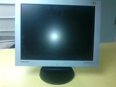 Лот: 3527869. Фото: 1. Монитор Самсунг с рубля. ЖК-мониторы