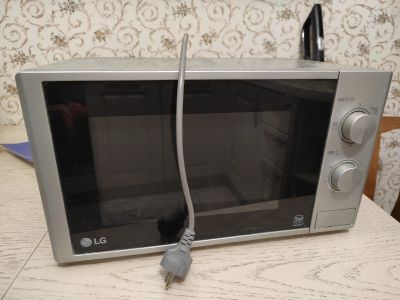 Лот: 25719962. Фото: 1. Микроволновка LG. Микроволновки, мини-печи