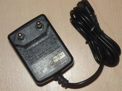 Лот: 1441193. Фото: 1. Зарядное MOTOROLA. Зарядные устройства, блоки питания, адаптеры сетевые для смартфонов