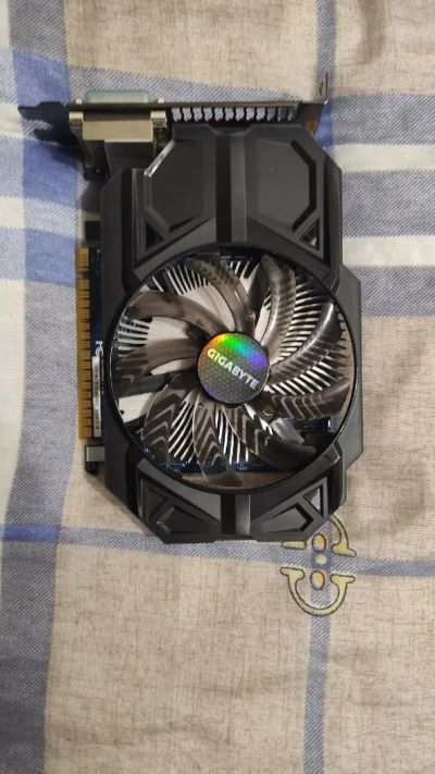 Лот: 19551105. Фото: 1. Видеокарта Gigabyte gtx 750ti... Видеокарты