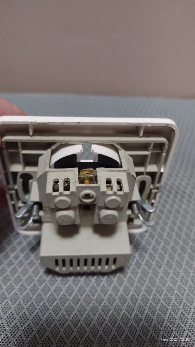 Лот: 18452233. Фото: 1. Розетка 220V + 2 USB 5V 1500mA. Электроустановочные изделия