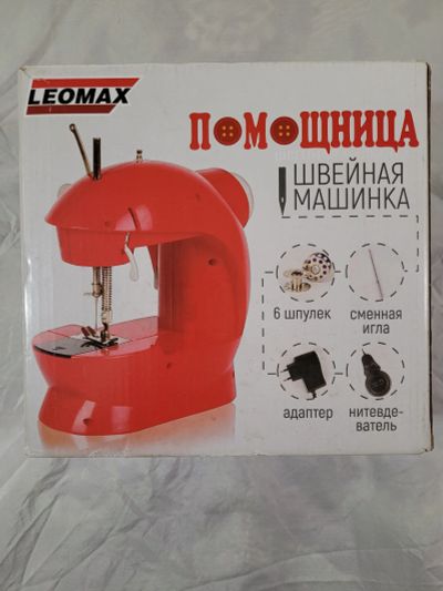 Лот: 25030368. Фото: 1. Швейная машинка Помощница. Швейная, вязальная