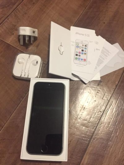 Лот: 10577173. Фото: 1. iPhone 5S Space Gray 16Gb полностью... Смартфоны