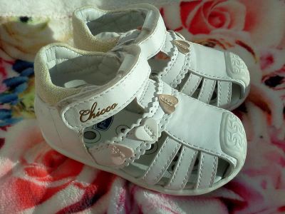 Лот: 6866329. Фото: 1. Босоножки Италия Chicco, р.19. Босоножки