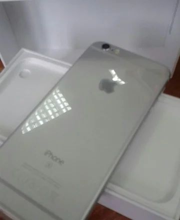 Лот: 6939150. Фото: 1. Iphone 6s silver 64gb. Смартфоны