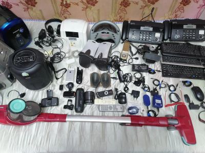 Лот: 24888262. Фото: 1. Большой лот разнообразной техники... Пылесосы, паровые швабры