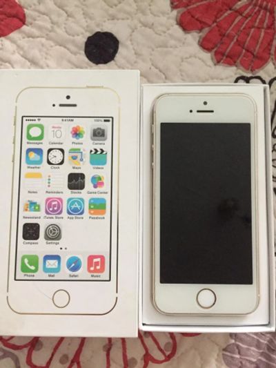 Лот: 11194069. Фото: 1. iPhone 5s Gold 16Gb. Смартфоны
