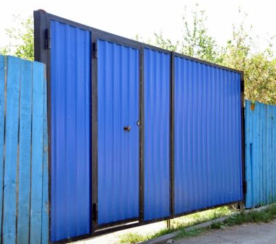 Лот: 11287082. Фото: 1. Ворота с калиткой внутри 3 Профлист... Ворота, заборы, шлагбаумы