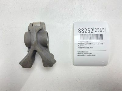 Лот: 22873769. Фото: 1. Рокер клапана Mitsubishi Diamante... Двигатель и элементы двигателя