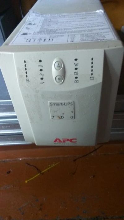 Лот: 8228737. Фото: 1. ИБП APC Smart-UPS 700. ИБП, аккумуляторы для ИБП