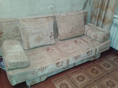 Лот: 5070210. Фото: 1. Диван двуспальный с подушками. Диваны