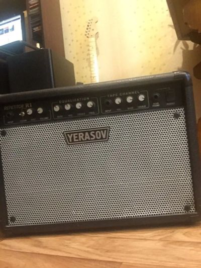 Лот: 12008058. Фото: 1. Комбоусилитель Yerasov Repetitor... Гитарные эффекты и комбоусилители