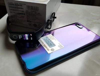 Лот: 14716370. Фото: 1. Huawei Honor 10, 6/128 gb синий... Смартфоны