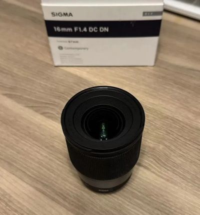 Лот: 25517575. Фото: 1. Светосильный объектив Sigma 16mm... Объективы