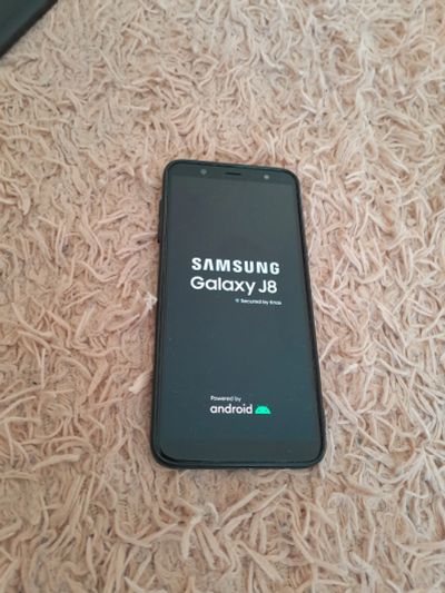 Лот: 20736458. Фото: 1. Samsung galaxy j8. Смартфоны