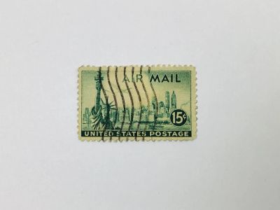 Лот: 23963943. Фото: 1. Авиапочта. Статуя Свободы и авиалайнер... Марки