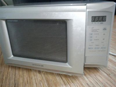 Лот: 1644180. Фото: 1. Микроволновая печь DAEWOO. Микроволновки, мини-печи